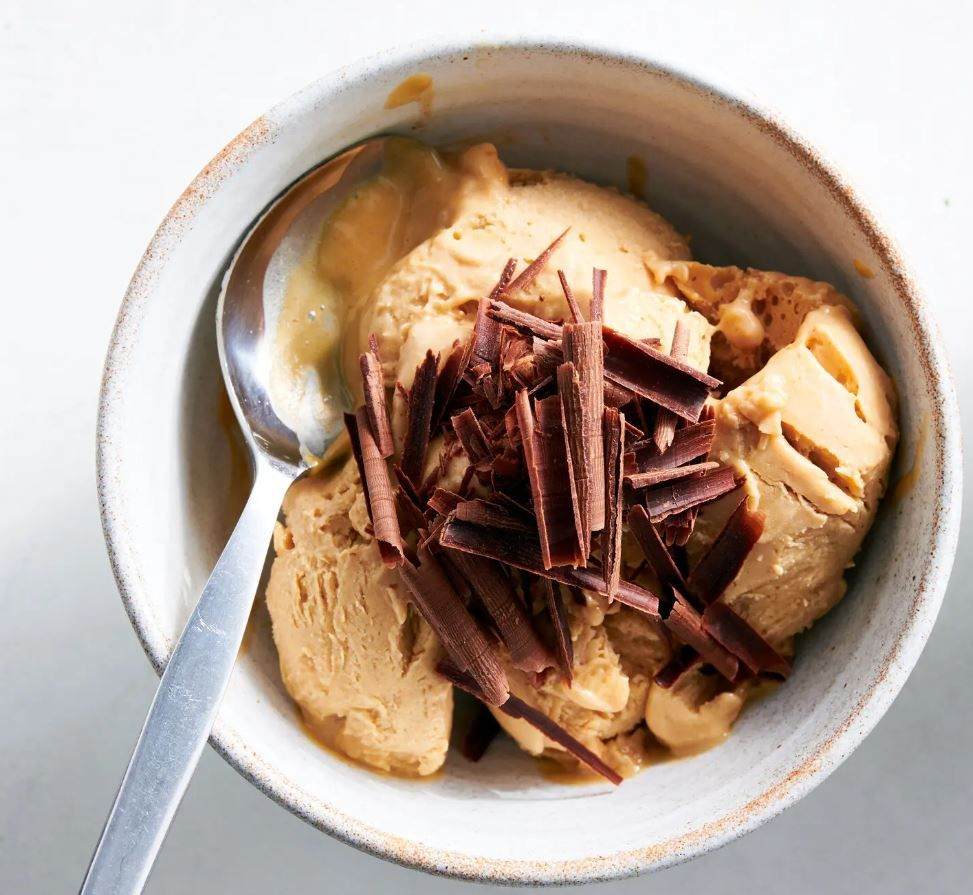 Peanut Butter Ice Cream Made with Only Four Ingredients and Without a Machine