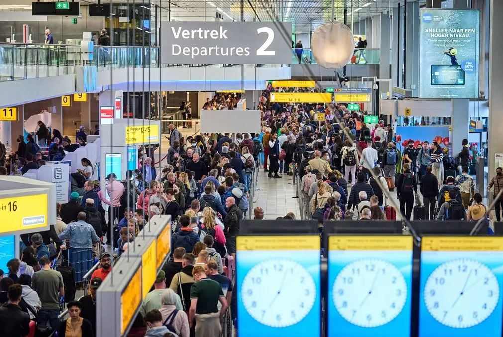 Hold Onto Your Hats (and Bags). Travelers to Europe Face Chaos.