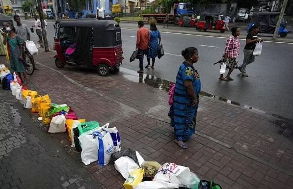 Sri Lanka schools, govt offices to shut as transport grinds to halt