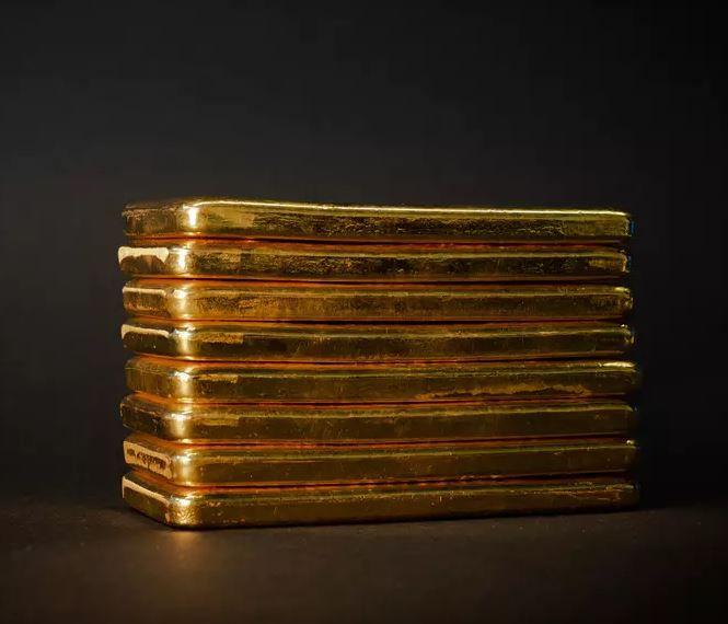 Today's gold price: Lower rates counteract the strengthening of the dollar, keeping gold just over the $1,800 mark
