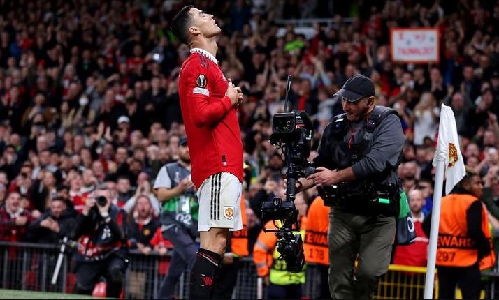 Ronaldo scores on Manchester United's return to the Europa League, which stuns Arsenal