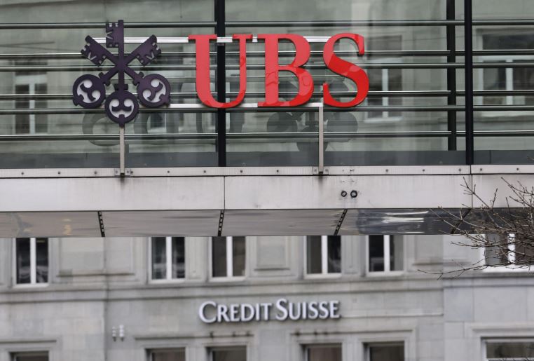 UBS Agrees to Buy Rival Credit Suisse