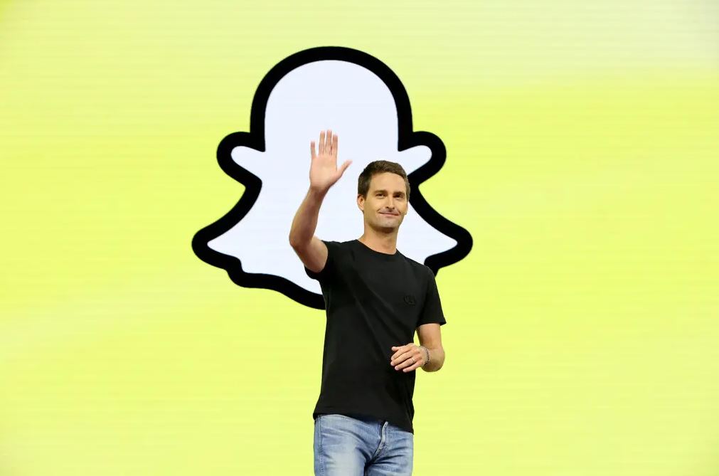 Snap’s Sales Fall for First Time as a Public Company